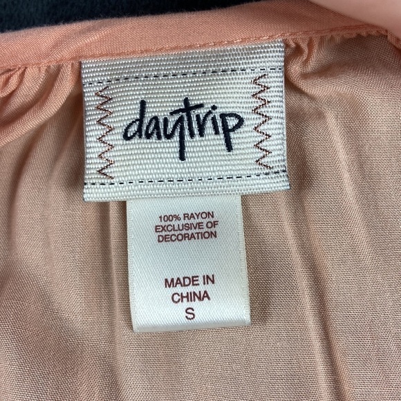 Daytrip Boho Peach Color 3/4 Sleeve Blouse with Lace Detail and Tie Front - Picture 6 of 7